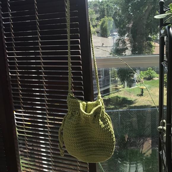 Cross-body green purse - Picture 2 of 3